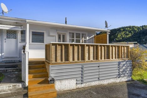 Photo of property in 93 Waikawa Road, Picton, 7220