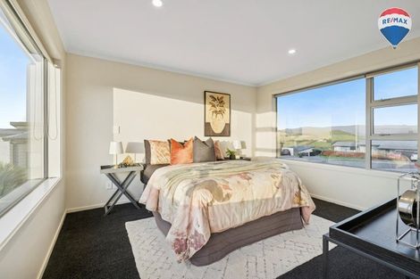 Photo of property in 137 Endeavour Drive, Whitby, Porirua, 5024