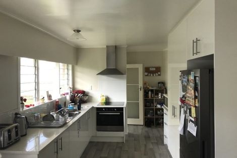 Photo of property in 16 Royston Street, Rosehill, Papakura, 2113