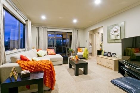 Photo of property in 2 Archer Rayner Place, Greenhithe, Auckland, 0632