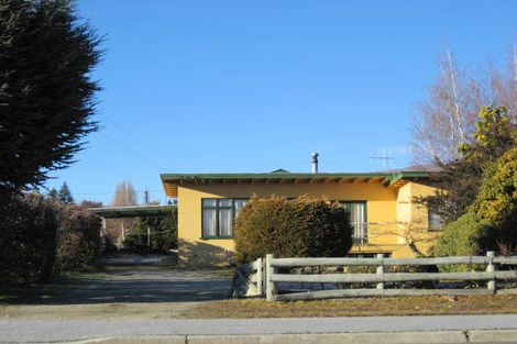 Photo of property in 132 Upton Street, Wanaka, 9305