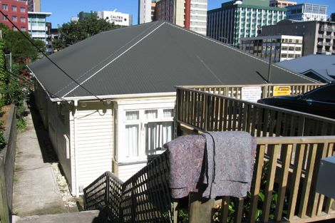 Photo of property in 1/17 Clifton Terrace, Kelburn, Wellington, 6012