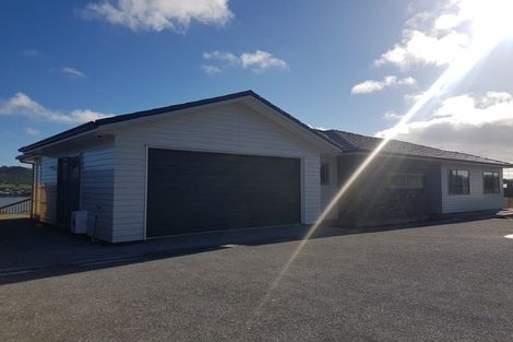 Photo of property in 2 Waitaria Terrace, Aotea, Porirua, 5024
