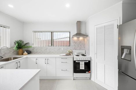 Photo of property in 2/126 Carruth Road, Papatoetoe, Auckland, 2025