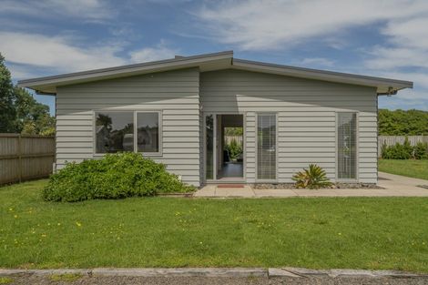 Photo of property in 23 Captain Wood Avenue, Whitianga, 3510