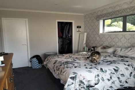 Photo of property in 4a Davis Grove, Wainuiomata, Lower Hutt, 5014