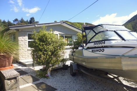 Photo of property in 50 Scotland Street, Picton, 7220