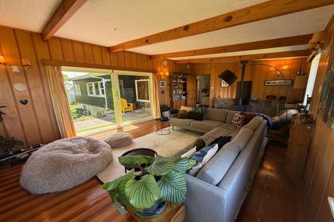 Photo of property in 274 Scenic Drive, Titirangi, Auckland, 0604