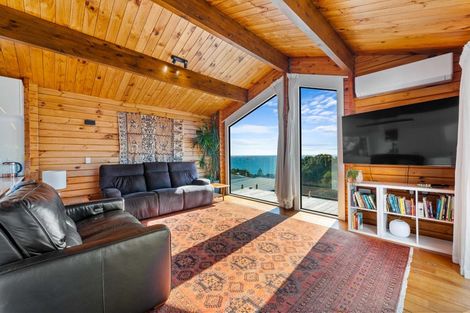 Photo of property in 3 Edwin Mitchelson Road, Muriwai, Waimauku, 0881