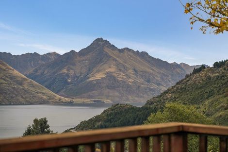 Photo of property in 21 Watts Road, Fernhill, Queenstown, 9300