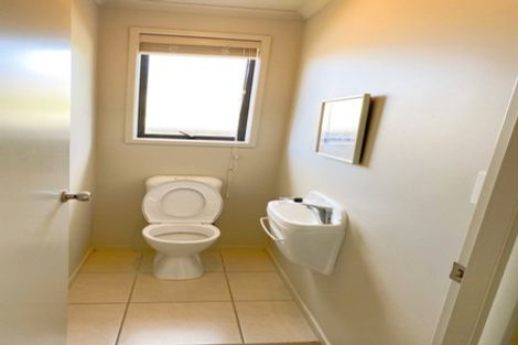 Photo of property in 18 Winchester Place, Rototuna North, Hamilton, 3210