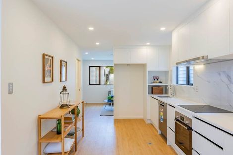 Photo of property in 37a Allington Road, Massey, Auckland, 0614