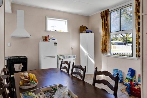 Photo of property in 12 Gloag Street, Waverley, 4510