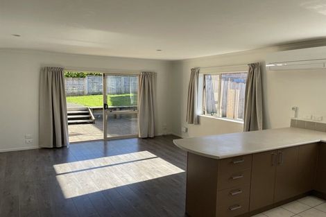 Photo of property in 35 Chesterfield Way, Orewa, 0931