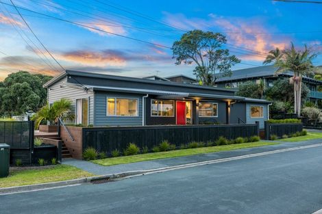 Photo of property in 2 Claude Road, Stanmore Bay, Whangaparaoa, 0932