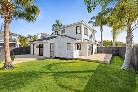 Photo of property in 10 Ashley Avenue, Long Bay, Auckland, 0630