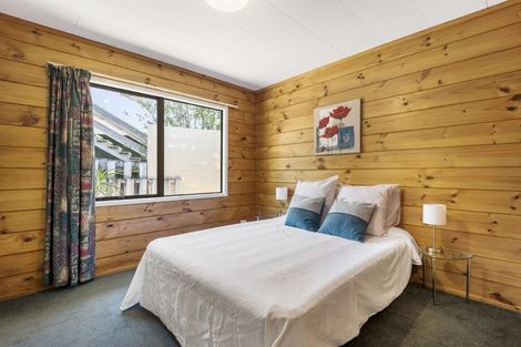 Photo of property in 1/8 Camilla Grove, Totara Vale, Auckland, 0629