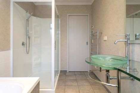 Photo of property in 2/85 Harvey Street, Waipahihi, Taupo, 3330