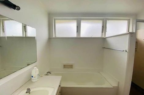 Photo of property in 28 Great South Road, Manurewa, Auckland, 2102