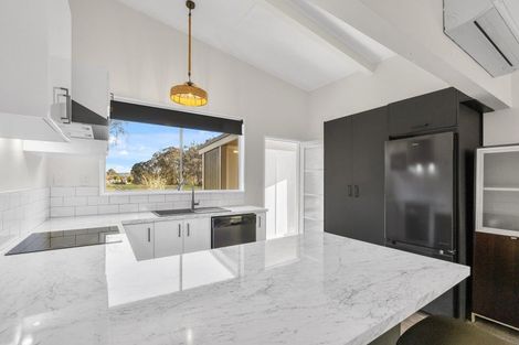 Photo of property in 97a Kawaha Point Road, Kawaha Point, Rotorua, 3010