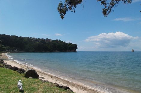 Photo of property in 1409 Whangaparaoa Road, Army Bay, Whangaparaoa, 0930