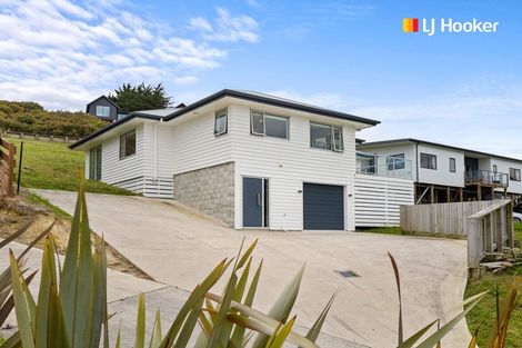 Photo of property in 17 Glendermid Close, Sawyers Bay, Port Chalmers, 9023