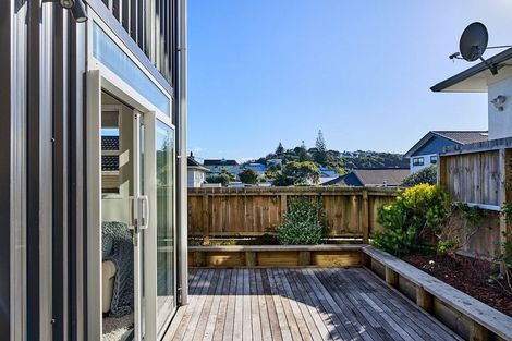 Photo of property in 28b Mana Esplanade, Paremata, Porirua, 5026