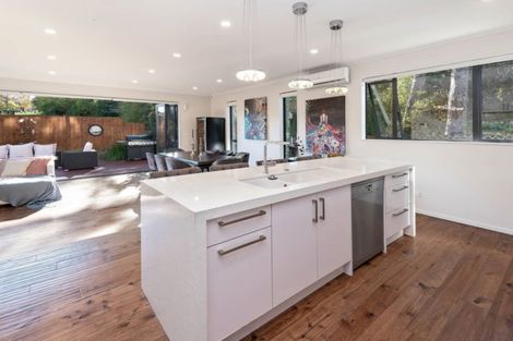 Photo of property in 16 Carlos Drive, Flat Bush, Auckland, 2016