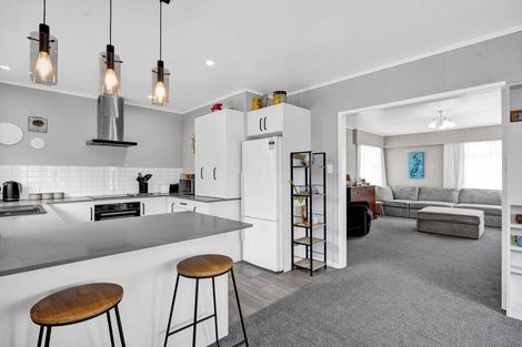 Photo of property in 9 Mccarthy Street, Hawera, 4610