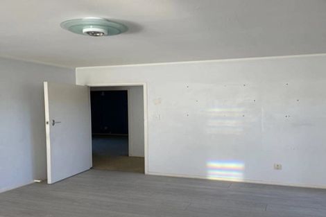 Photo of property in 11 Tyrian Close, Half Moon Bay, Auckland, 2012