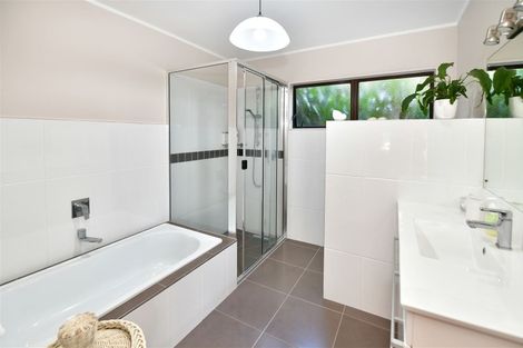 Photo of property in 29 Marellen Drive, Red Beach, 0932