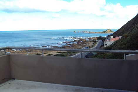 Photo of property in 114 The Esplanade, Houghton Bay, Wellington, 6023