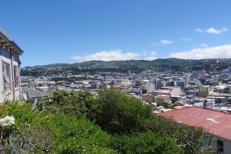 Photo of property in 11 Vogel Street, Mount Victoria, Wellington, 6011