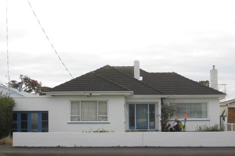Photo of property in 142 Tukapa Street, Westown, New Plymouth, 4310