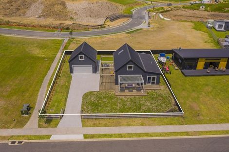 Photo of property in 11 Navigation Drive, Cooks Beach, Whitianga, 3591