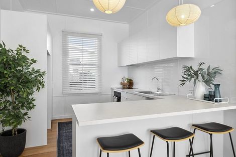 Photo of property in 42 Hine Street, New Plymouth, 4310