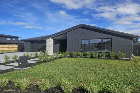 Photo of property in 47 Metoriti Crescent, Karaka, 2124