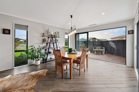 Photo of property in 53 Pohutukawa Parade, Riverhead, 0820