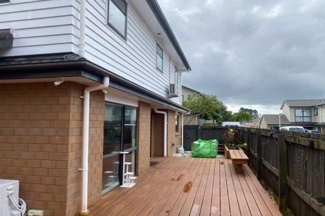 Photo of property in 10 Millcroft Lane, Ranui, Auckland, 0612