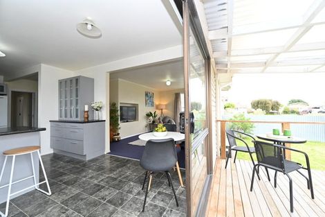 Photo of property in 37 Constable Crescent, Onekawa, Napier, 4110