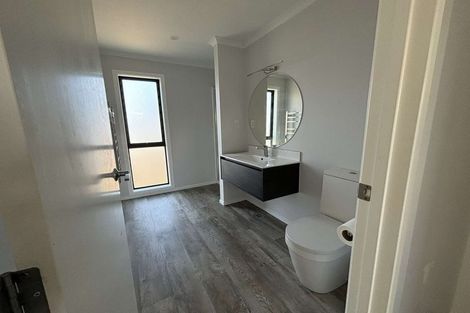 Photo of property in 32 Doug Jensen Street, Wallaceville, Upper Hutt, 5018