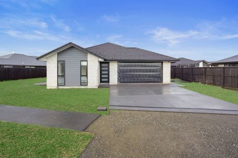Photo of property in 138 Shillingford Boulevard, Rolleston, 7615
