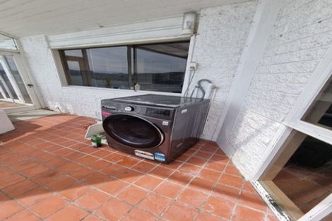 Photo of property in 9 Rangitane Street, Maupuia, Wellington, 6022