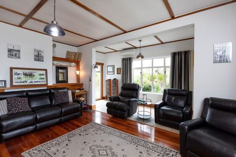 Photo of property in 80 Paynters Avenue, Strandon, New Plymouth, 4312