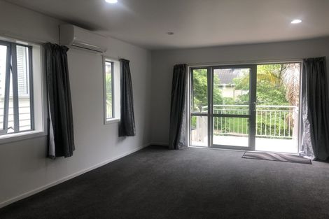 Photo of property in 2/4 John Jennings Drive, Oteha, Auckland, 0632