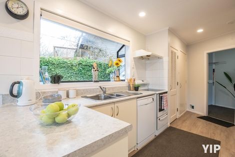 Photo of property in 96 Stewart Drive, Newlands, Wellington, 6037