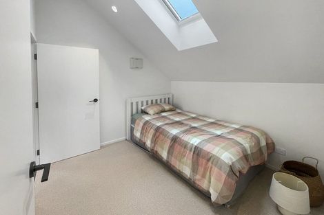 Photo of property in 42 Saxton Road, Upper Vogeltown, New Plymouth, 4371