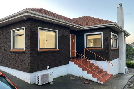 Photo of property in 43 Onewa Road, Northcote, Auckland, 0627