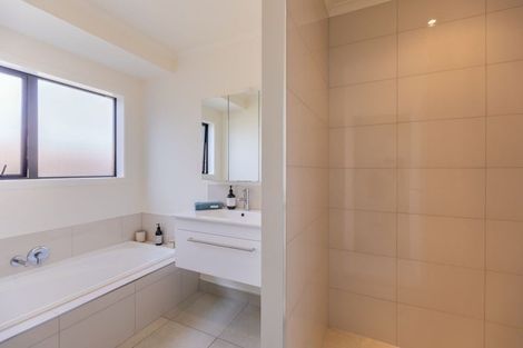 Photo of property in 6a Willow Drive, Taradale, Napier, 4112