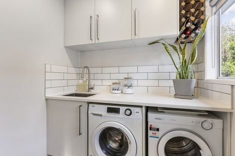 Photo of property in 26 Mirrabooka Avenue, Botany Downs, Auckland, 2010